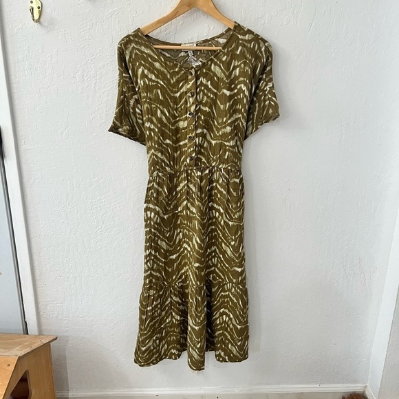 Wonderly Button Front Waist Tie Plus Size Short Sleeve Gauze Midi Dress - Picture 11 of 12